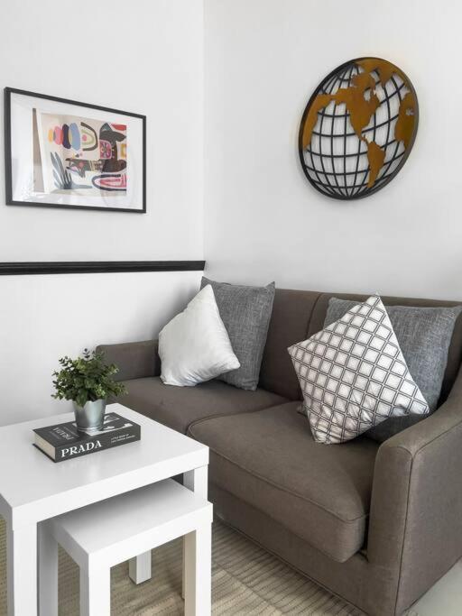 One Uptown Residences Bgc タギッグ エクステリア 写真