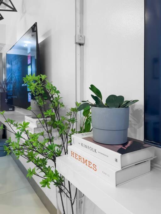 One Uptown Residences Bgc タギッグ エクステリア 写真