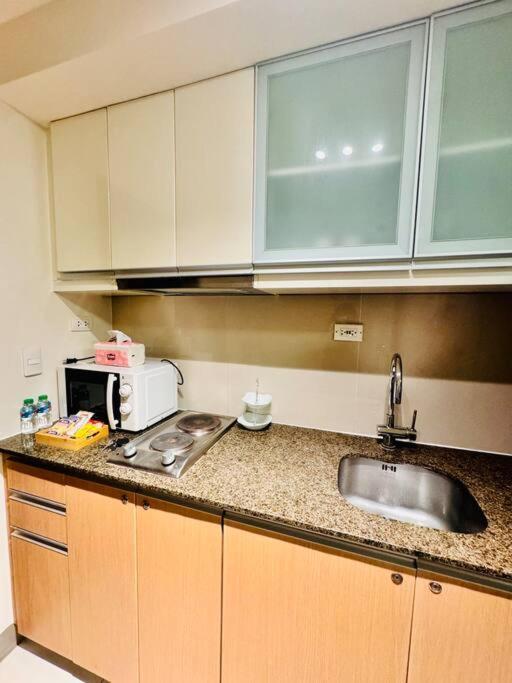 One Uptown Residences Bgc タギッグ エクステリア 写真