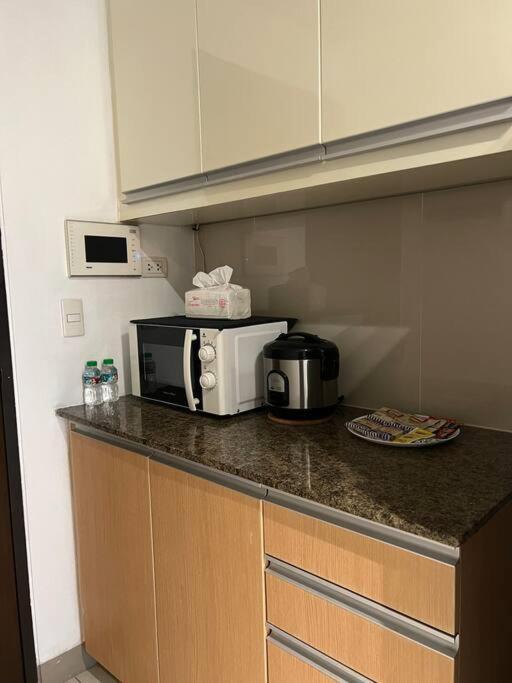 One Uptown Residences Bgc タギッグ エクステリア 写真