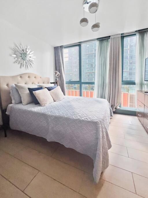 One Uptown Residences Bgc タギッグ エクステリア 写真